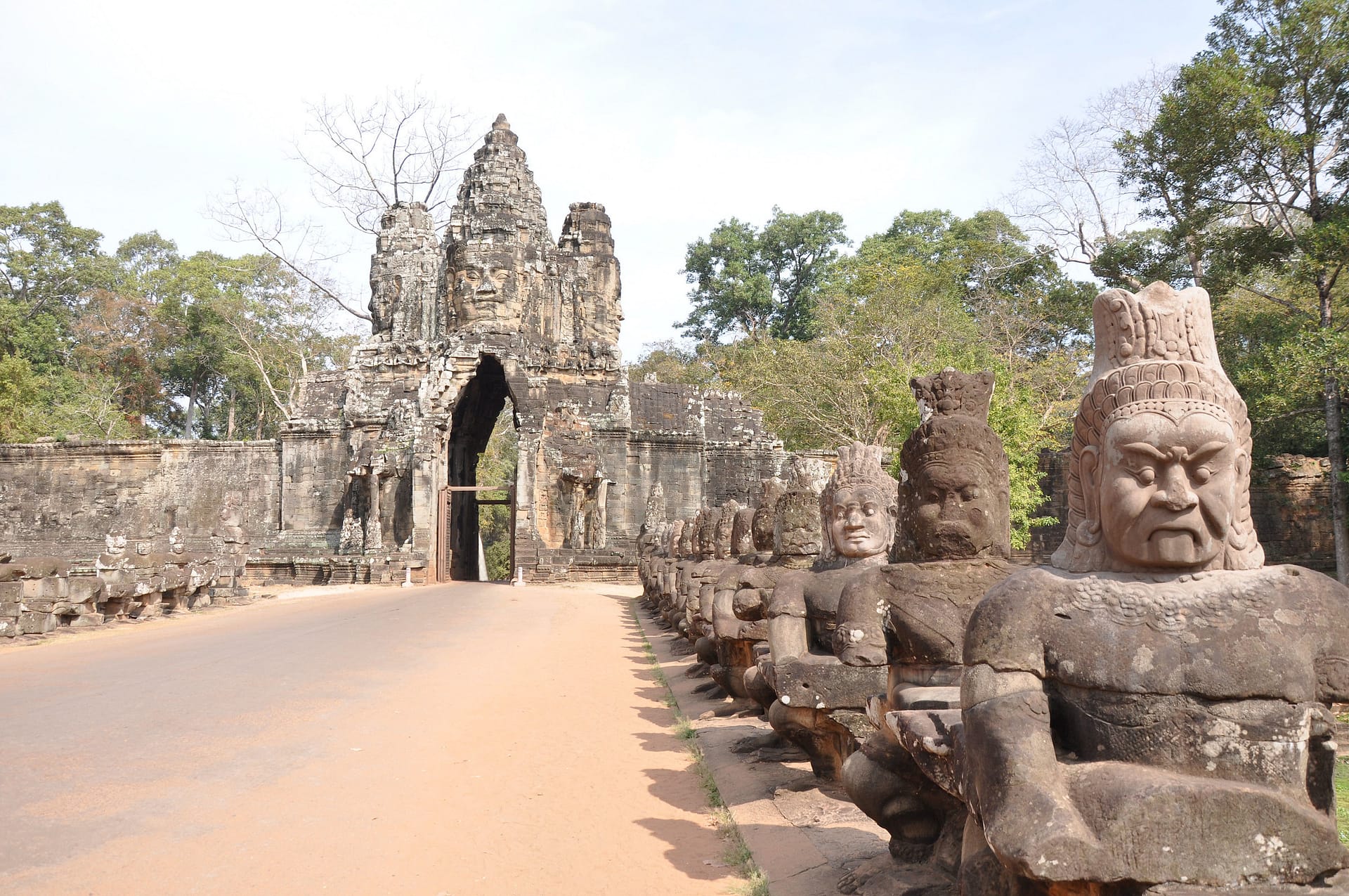 Lindemann Family Returns $20M Worth of Looted Cambodian Artifacts