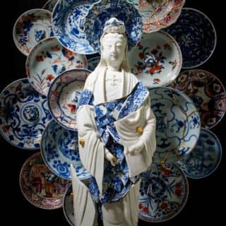 After three years, I am very excited to be back at Tefaf Maastricht the upcoming week with adrian_sassoon_gallery. Back in 2019, this Guan Yin was one of my works on view. 

You can see my work from Mar 9th - 19th at the booth of Adrian Sassoon Gallery. 

Guan Yin with a nimbus of saucers, 2019, 18th-century Chinese porcelain and mixed media, 335x335x750 mm

#boukedevries #ceramics #ceramicsofinstagram #porcelain #sculpture #design #contemporaryart #londonart #tefaf #tefaf2023 #andriansassoongallery #sylvaindeleuphotographer
